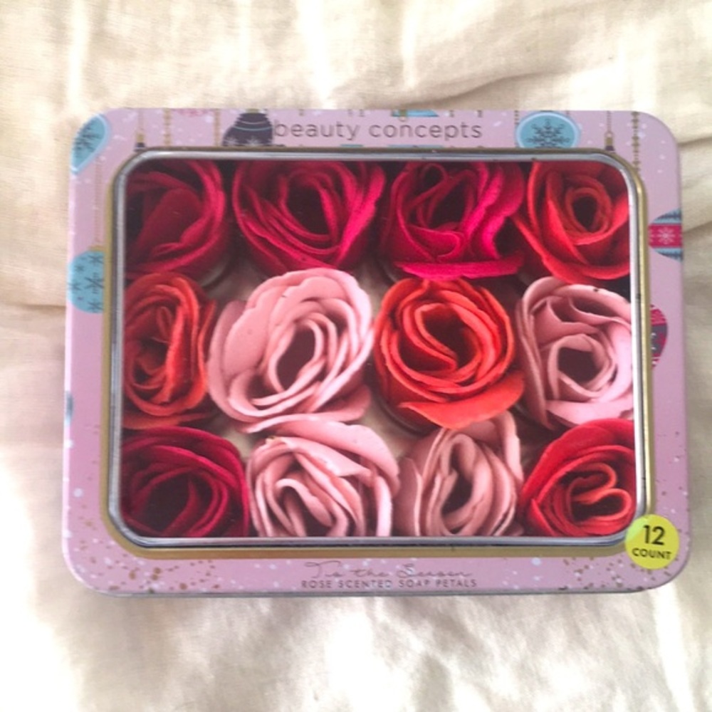 BEAUTY CONCEPTS rose scented soap‎ petals